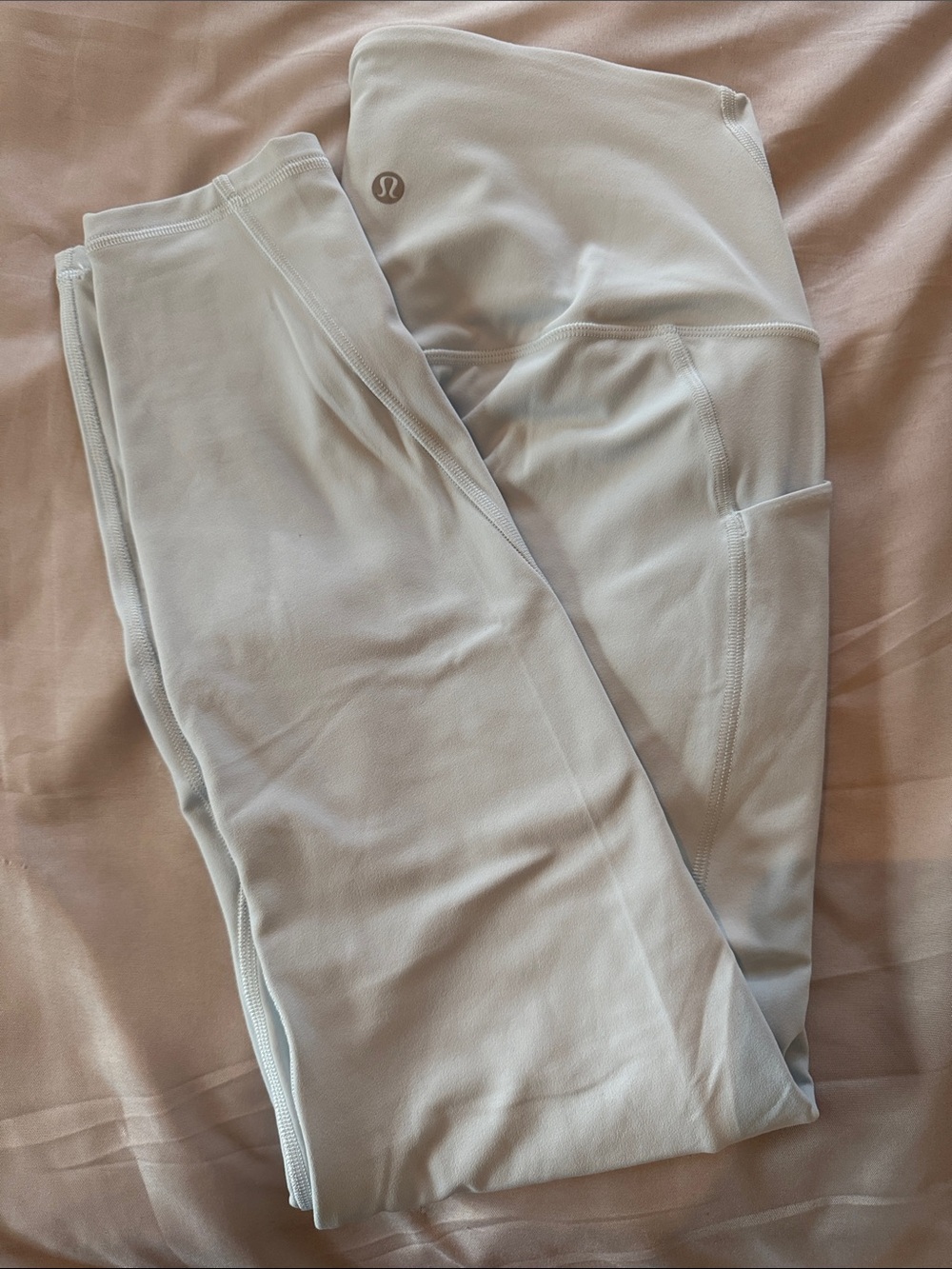 lululemon athletica women’s light mint green capri leggings
